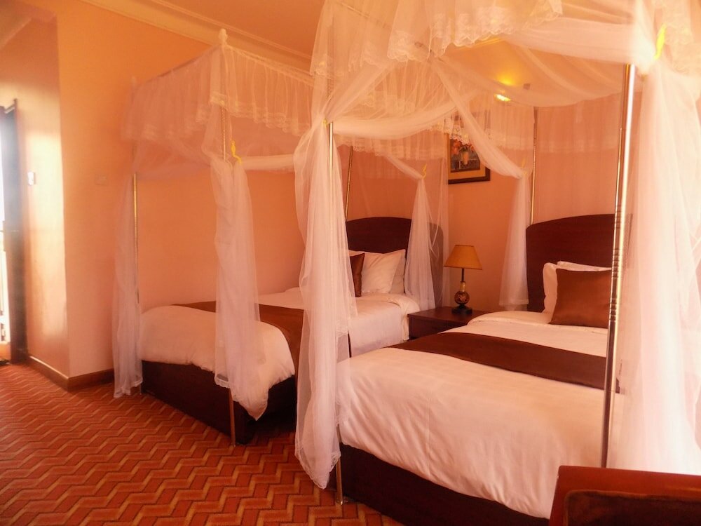 Фото Entebbe Travelle'rs Inn