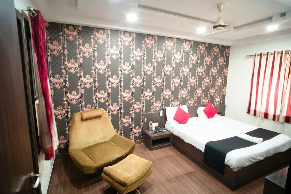 Фото Hotel Flowers Inn