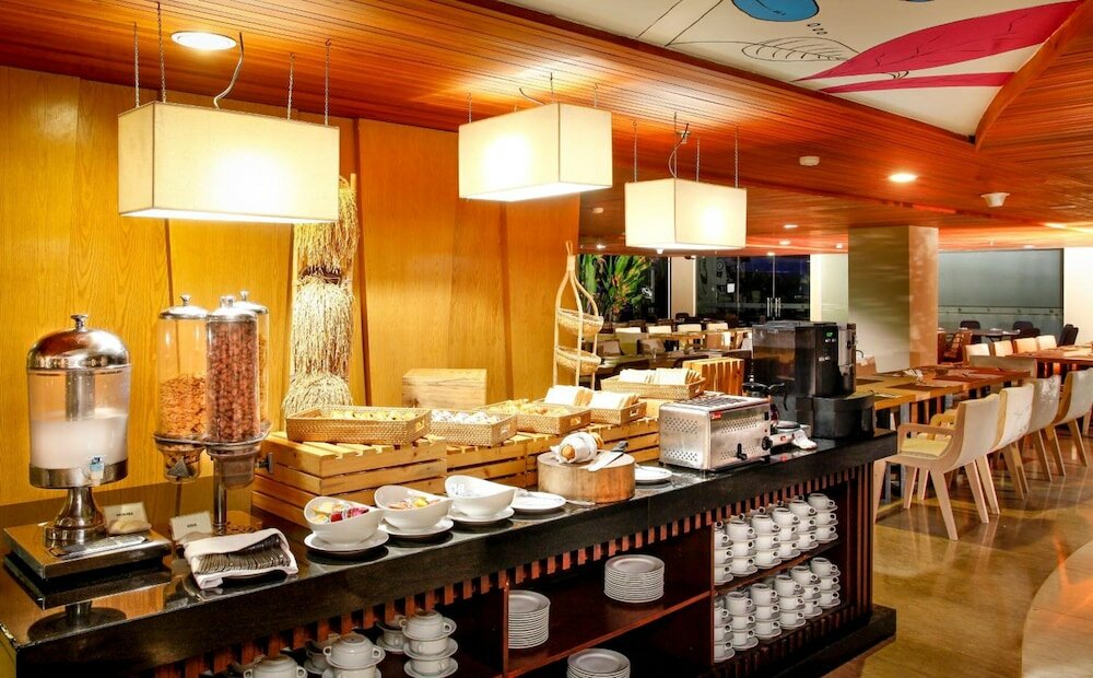 Фото Bedrock Hotel