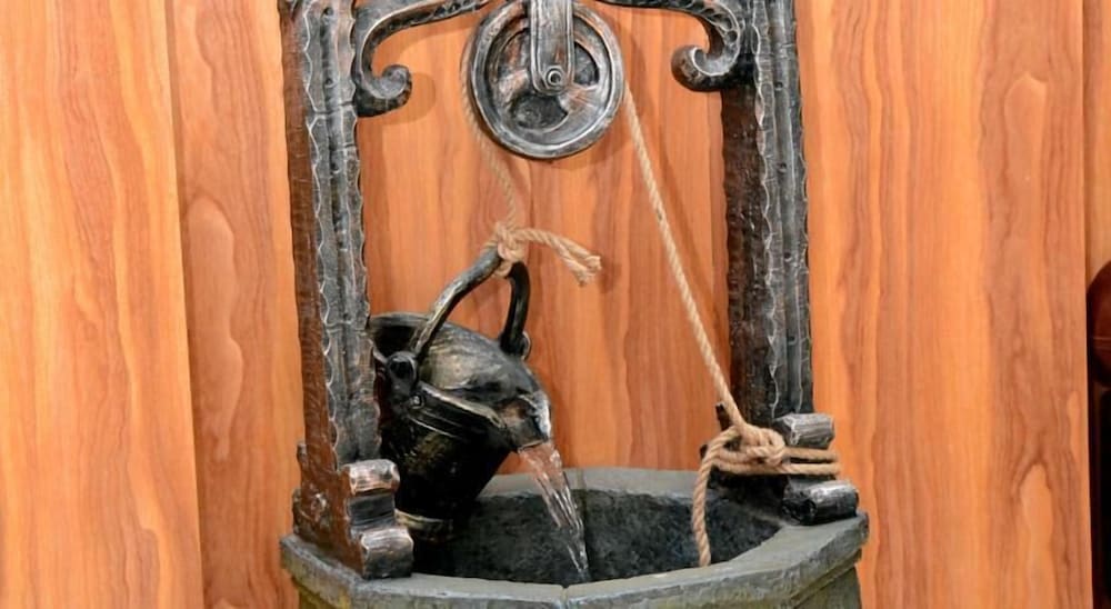 Фото La Posh Hotel