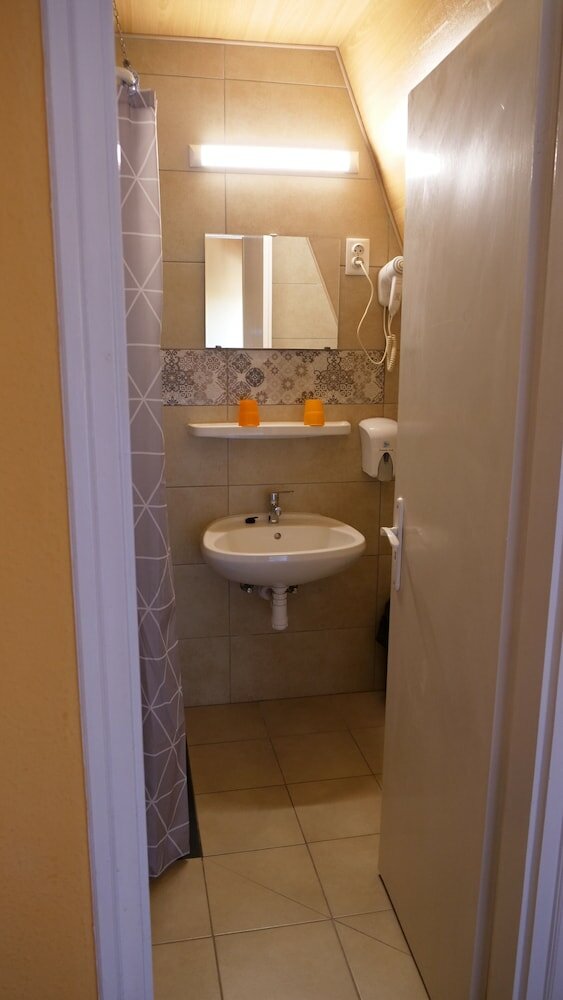 Фото Attila Hotel & Restaurant