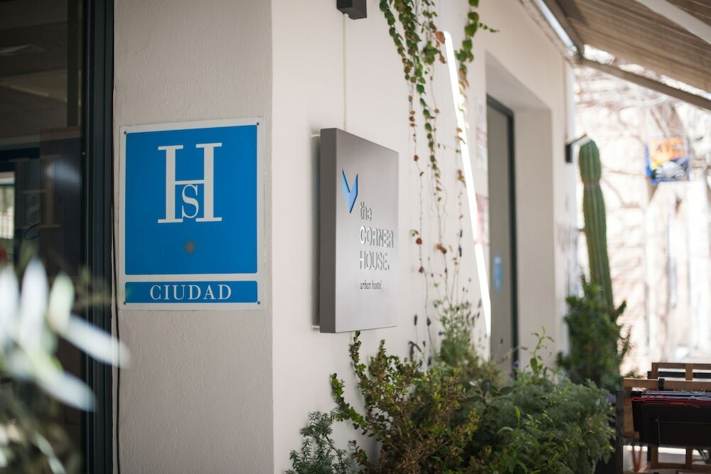 Фото The Corner House