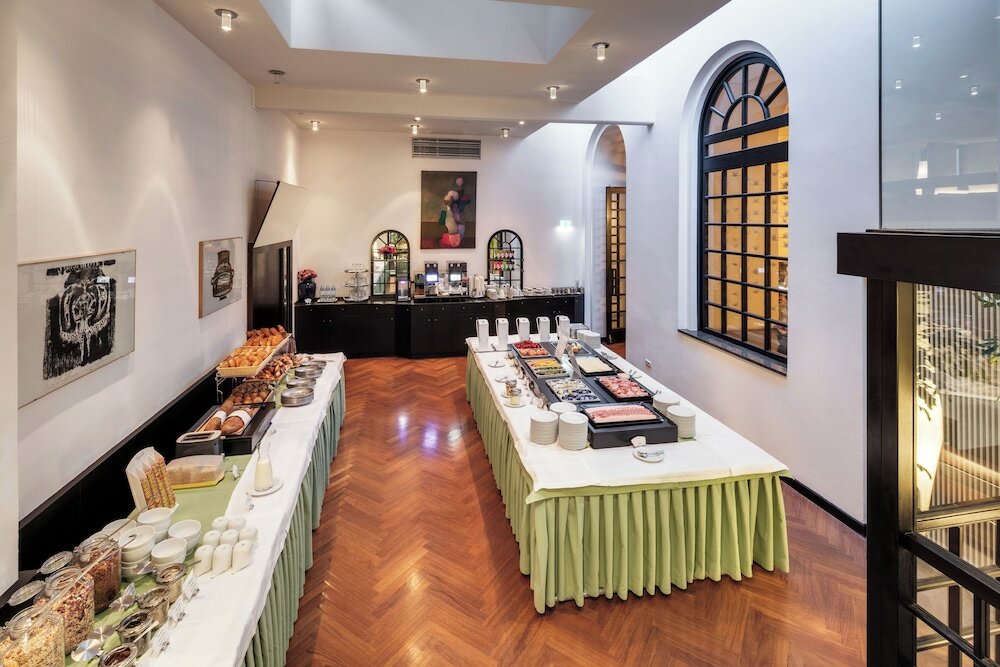 Фото Hotel Central