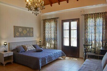 Гостиница Iapetos Village в Сими