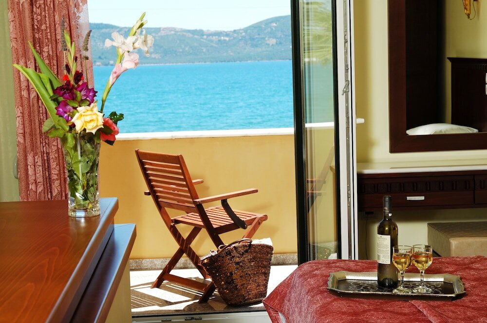 Фото Ariadnes Holiday Accommodation II