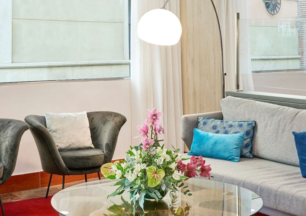 Фото Nh Córdoba Califa Hotel