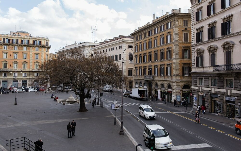 Фото Inn Rome Rooms & Suites