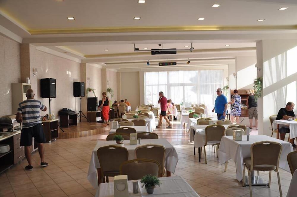 Фото Hotel Sempati