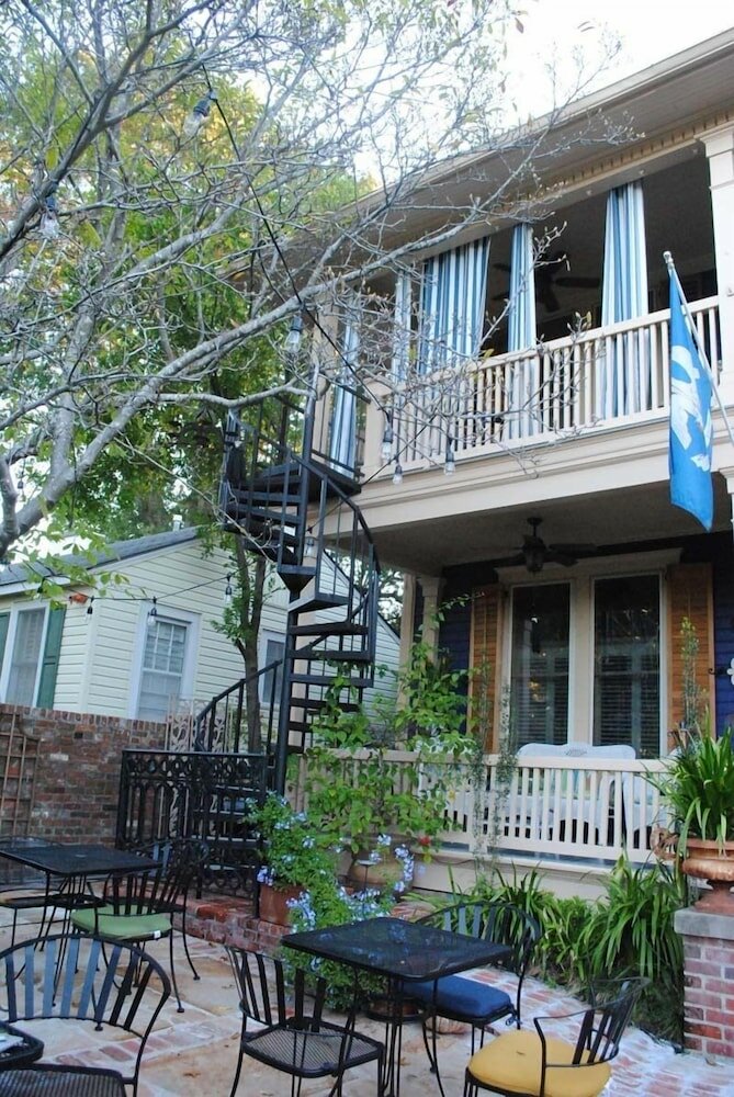 Фото Stay Fairfield - Fairfield Place and Fairfield Manor Bed & Breakfast