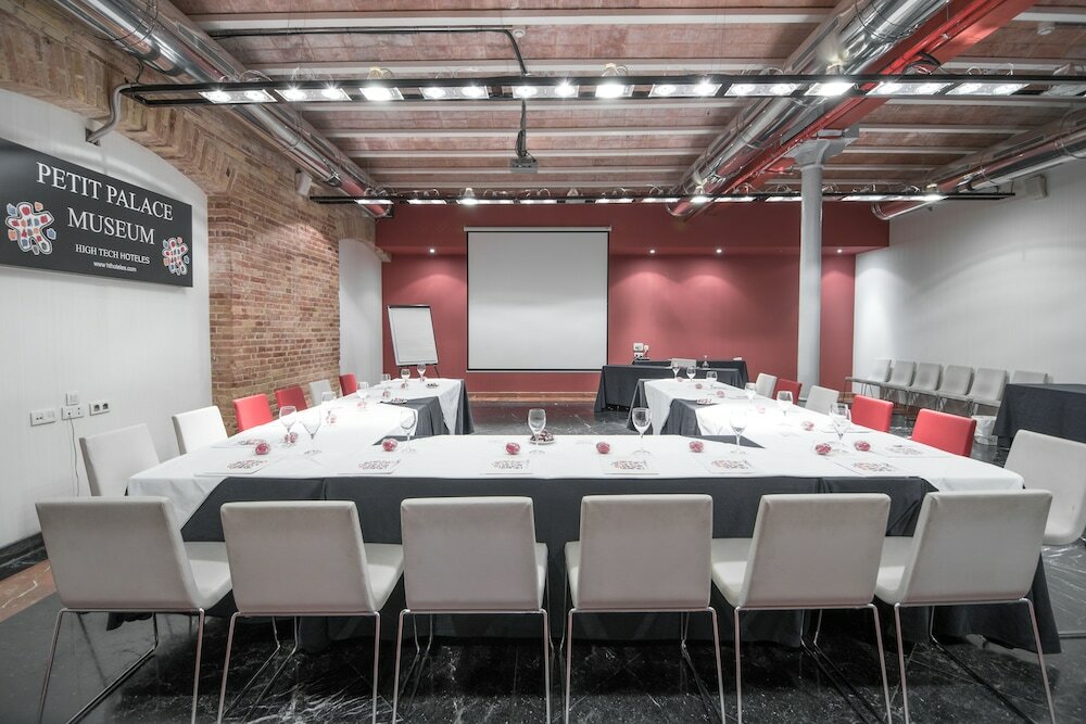 Фото Petit Palace Museum