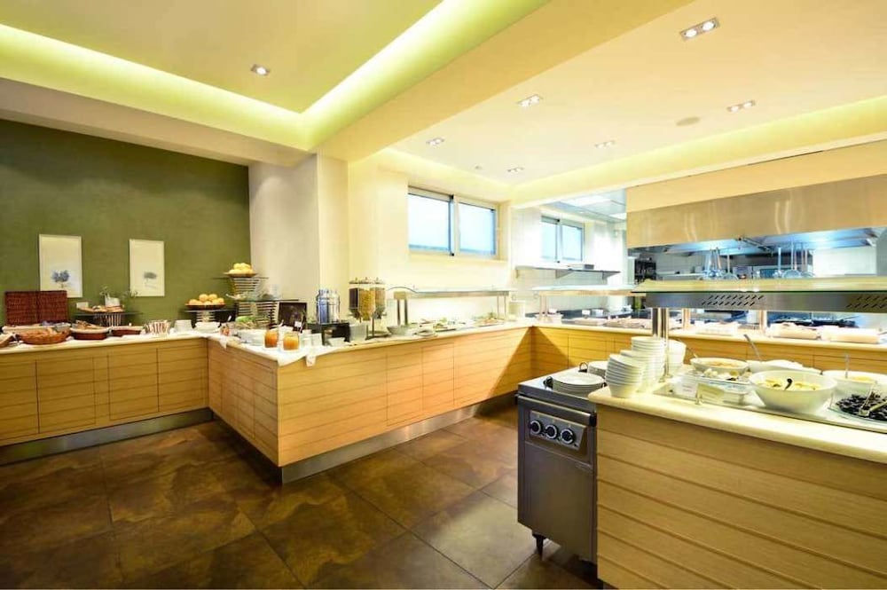 Фото Royal Paradise Beach Resort & SPA