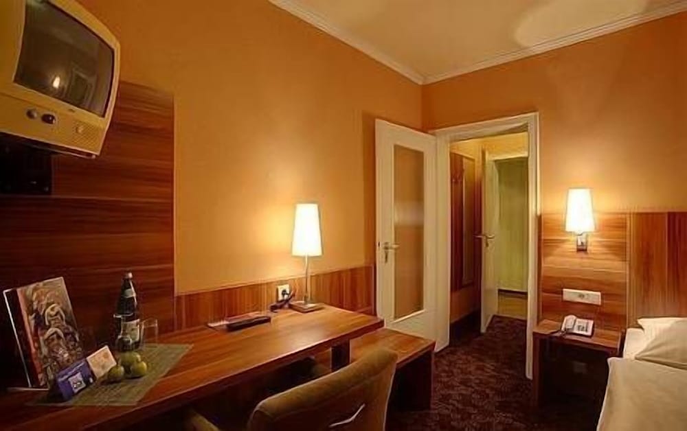 Фото Hotel Rheinland
