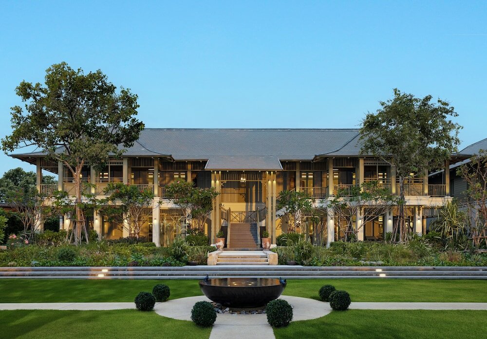 Фото Charras Bhawan Hotel and Residences