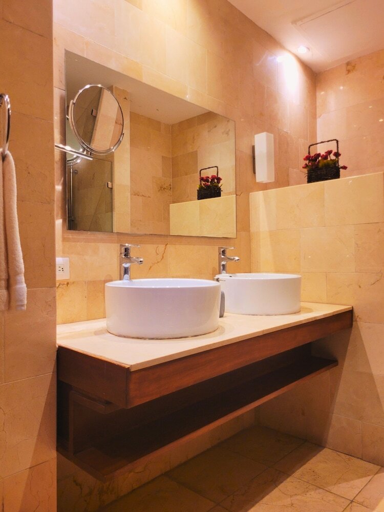 Фото Luca Hotel by The Oxo House