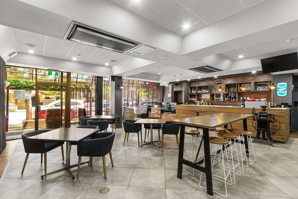 Фото Comfort Hotel Adelaide Meridien