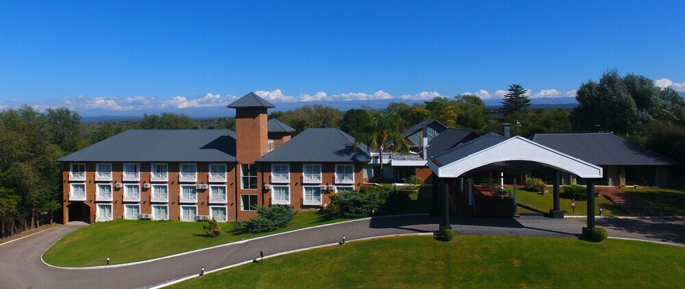 Фото Howard Johnson by Wyndham, Villa General Belgrano