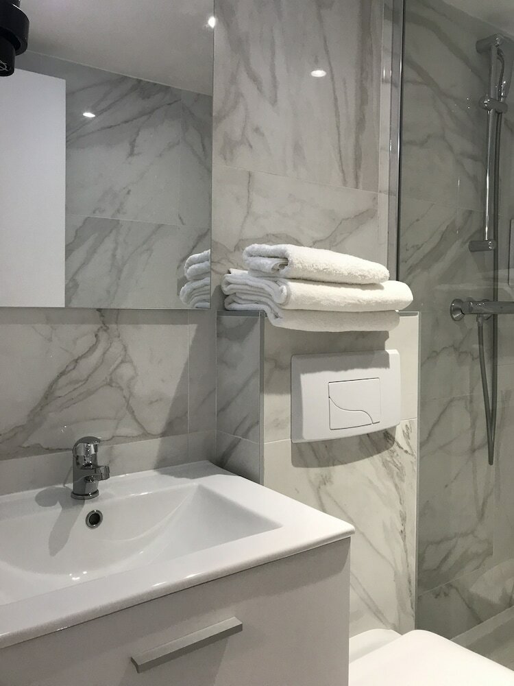 Фото Luxelthe Hotel