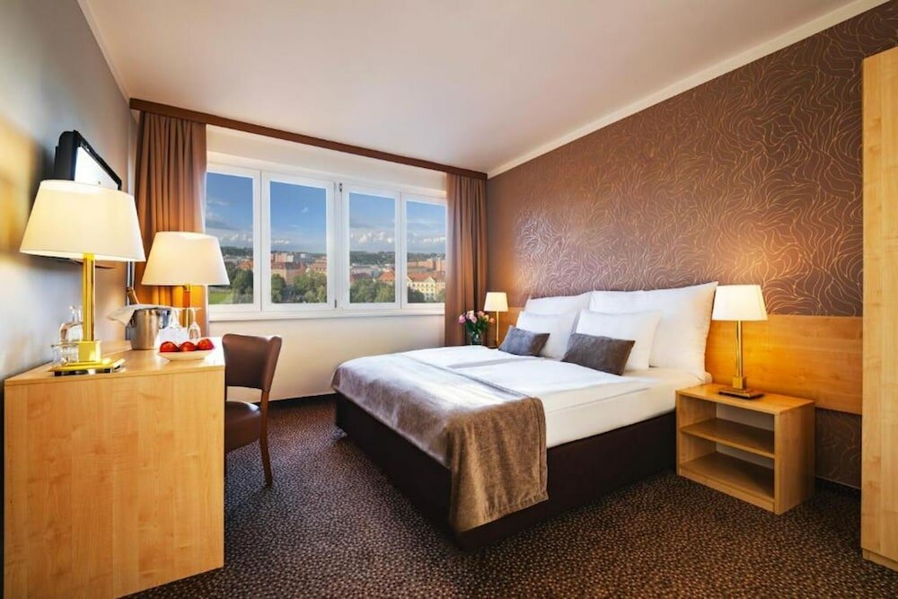 Фото Hotel Charles Central