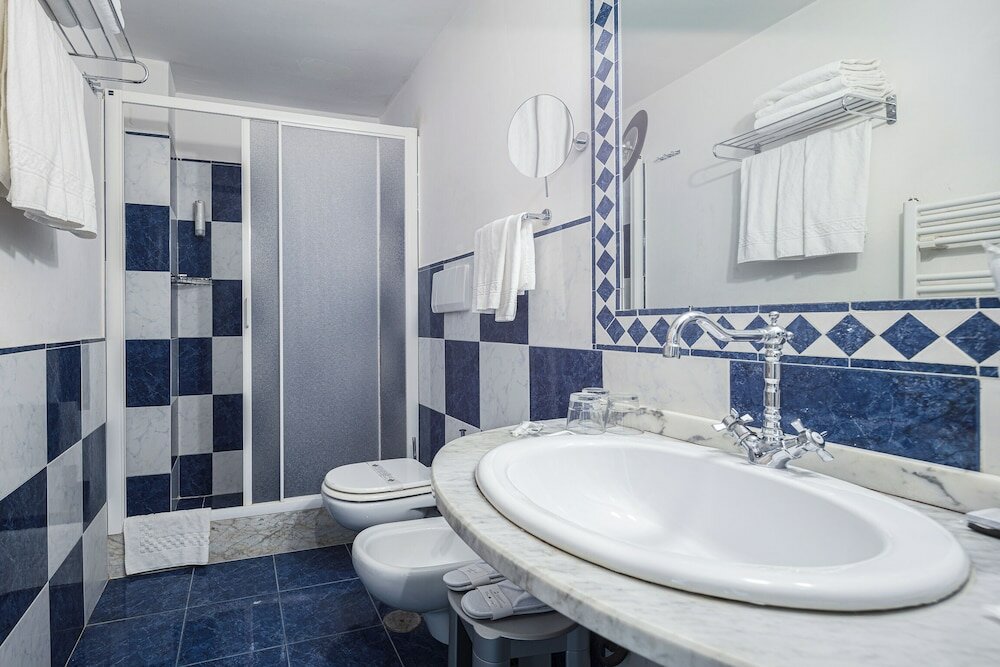 Фото Hotel de La Ville