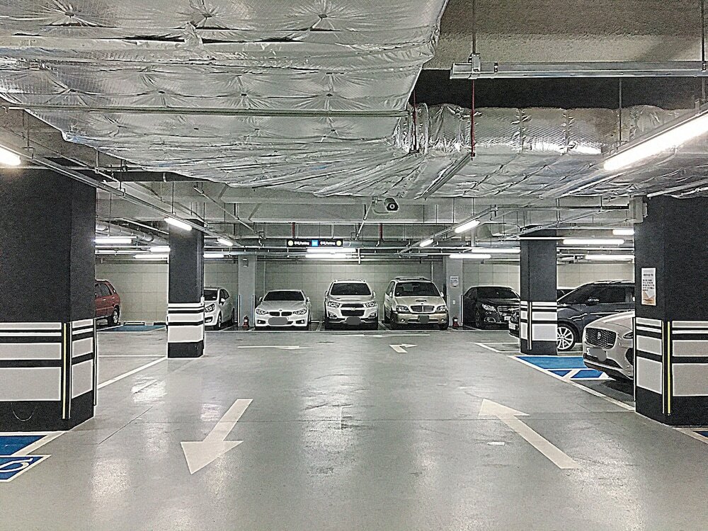 Фото Royal Emporium Hotel