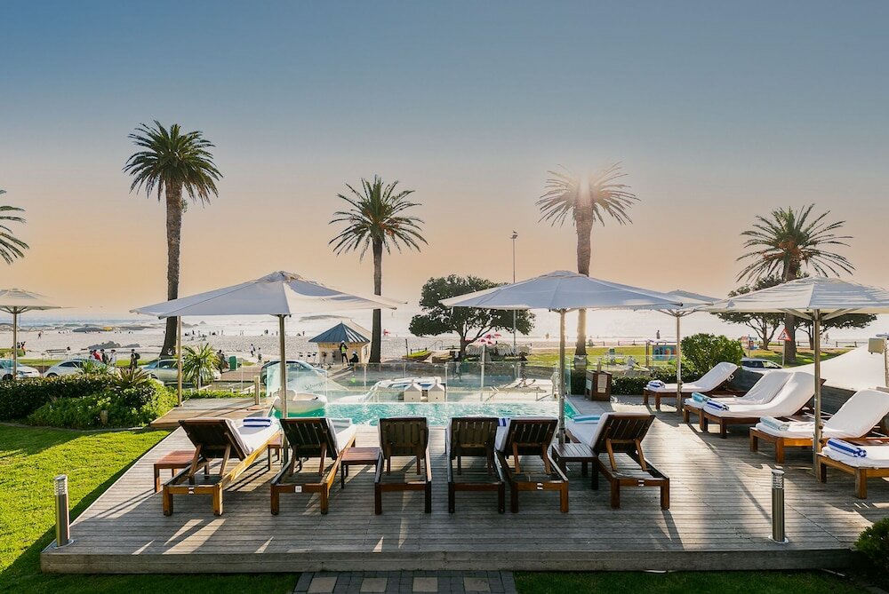 Фото The Bay Hotel