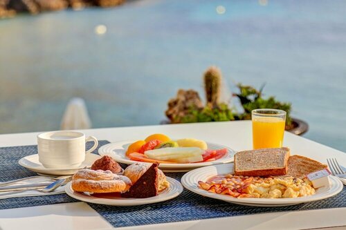 Внешний вид отеля Hoposa Hotel Niu в Пойенсе, фото 4