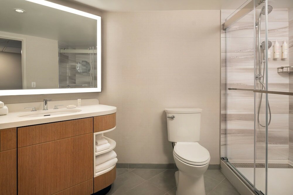 Фото Renaissance Long Beach Hotel