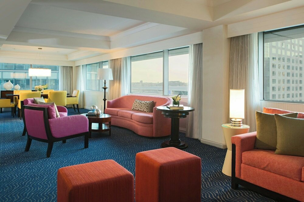 Фото Renaissance Boston Waterfront Hotel