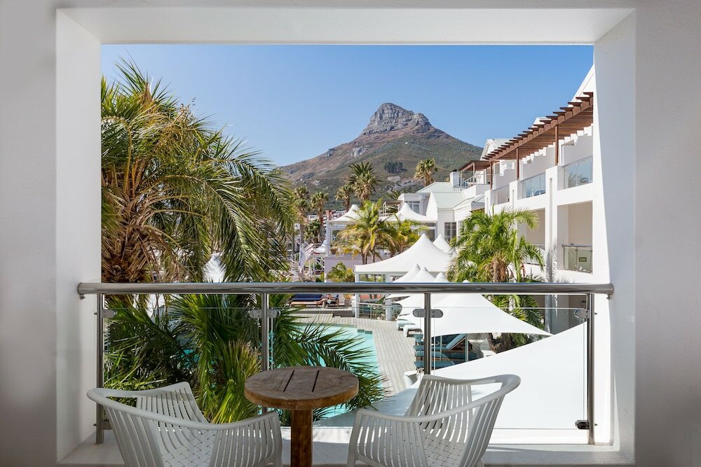 Фото The Bay Hotel