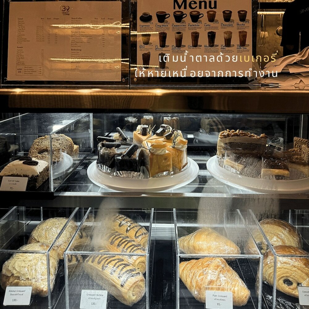 Фото Barn and Bed Hostel