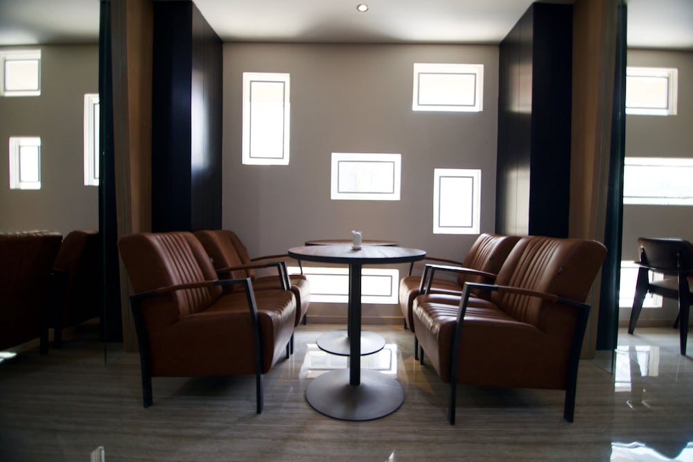 Фото Verse Luxe Hotel Wahid Hasyim