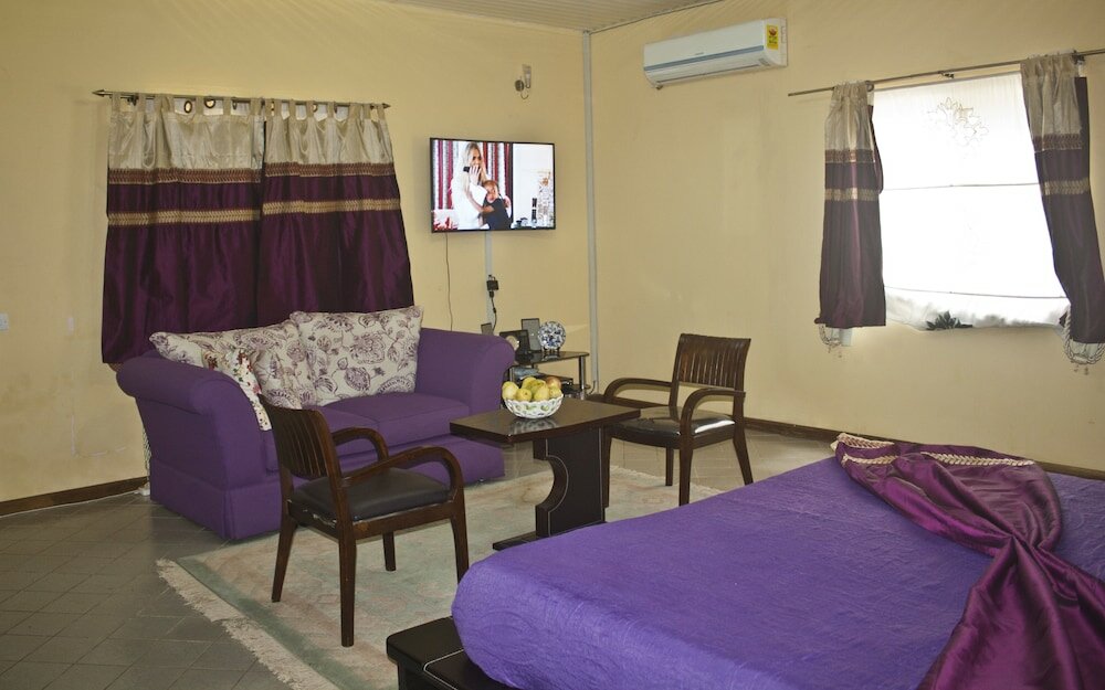 Фото Quest Lodge