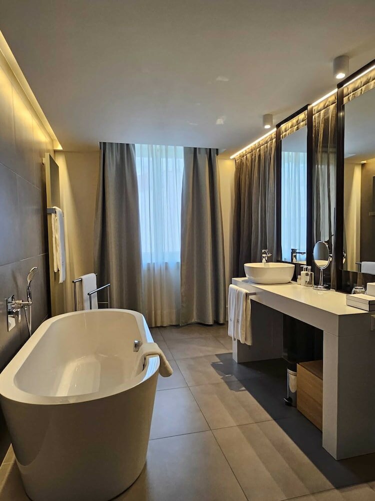 Фото Small Luxury Hotels of the World