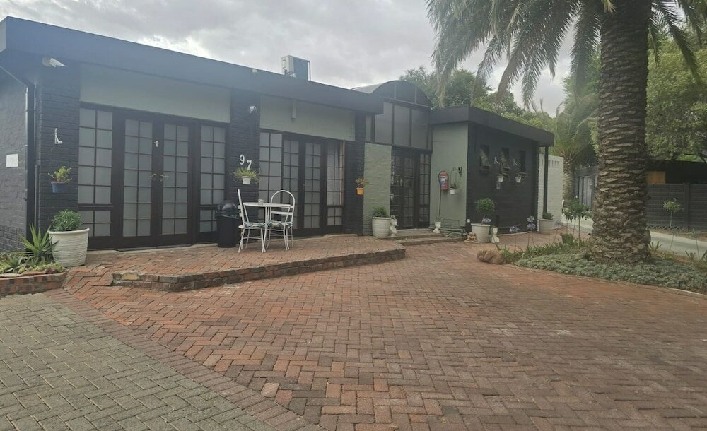 Фото Angels Haven Guesthouse