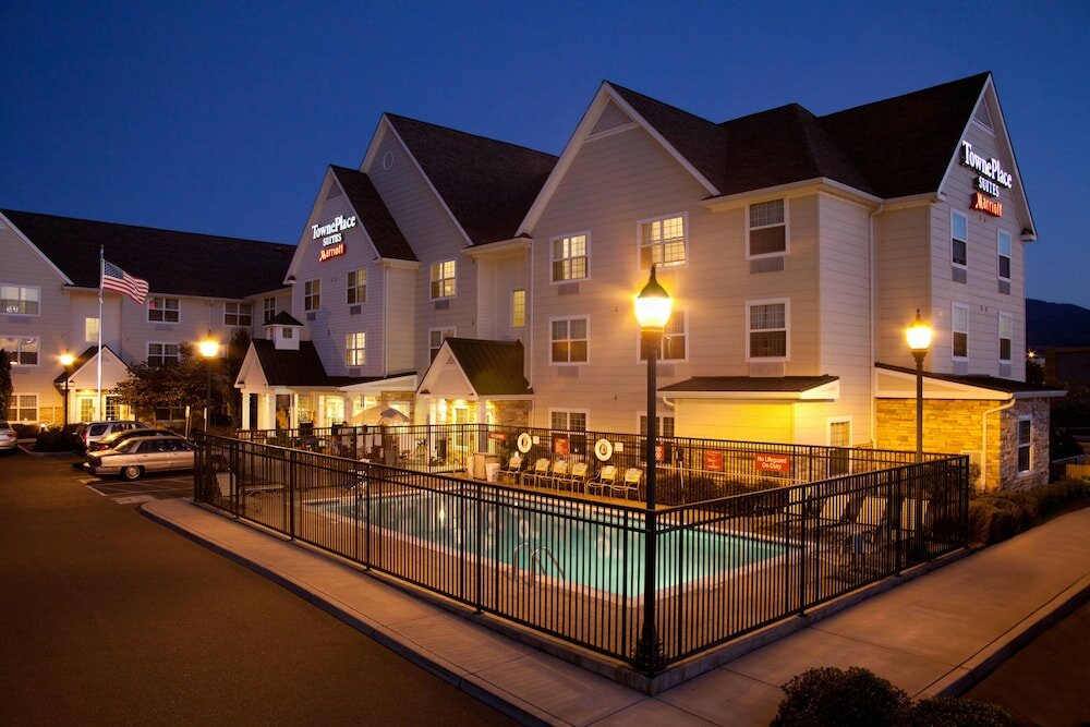 Фото TownePlace Suites by Marriott Medford