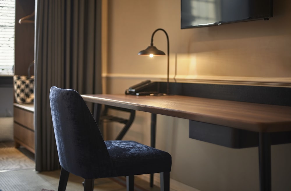 Фото The Edison George Town