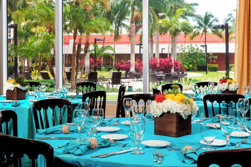 Фото Courtyard by Marriott Miami Airport