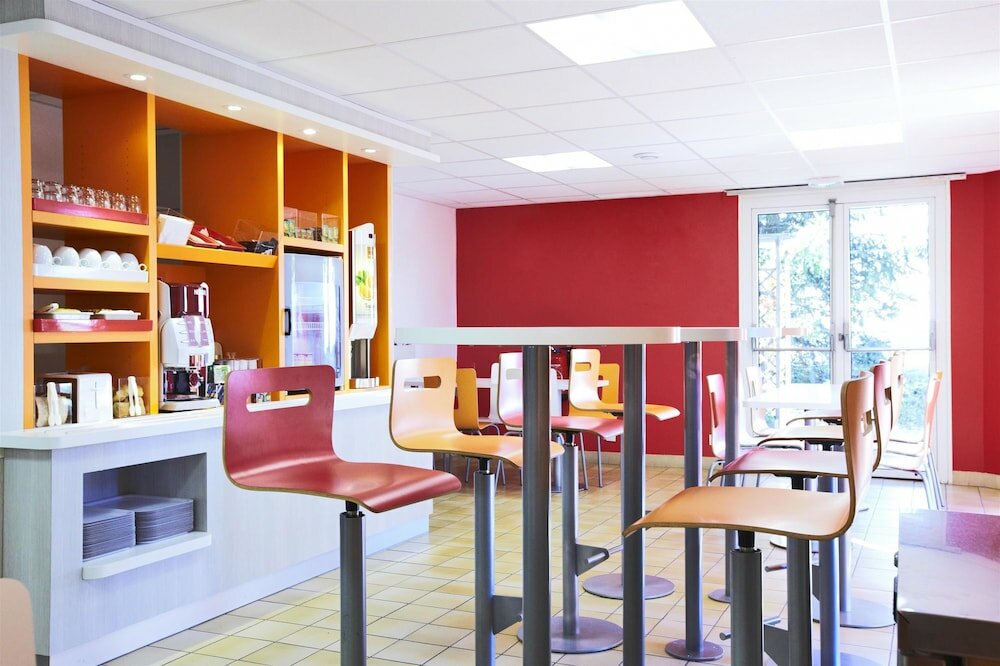 Фото Premiere Classe Geneve - Saint Genis Pouilly