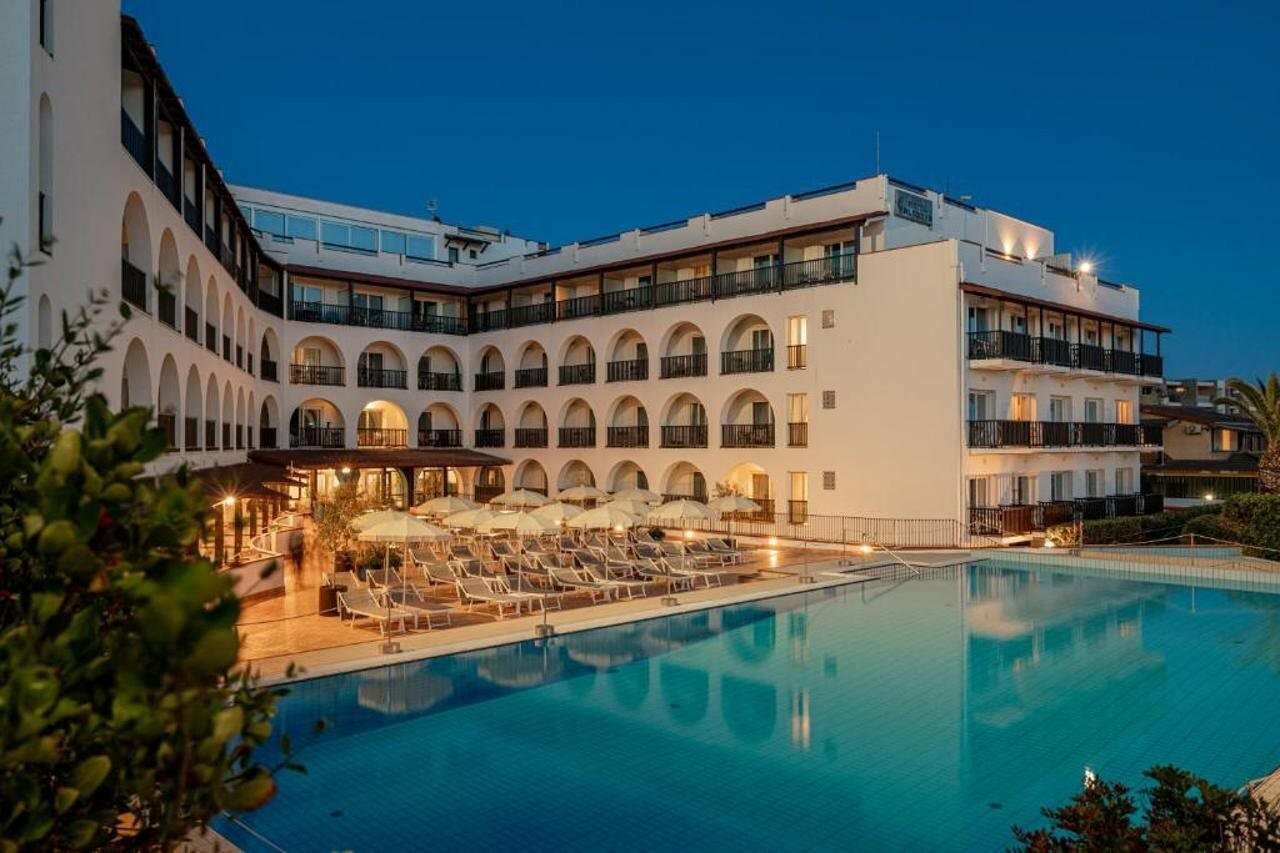 Фото отеля 1