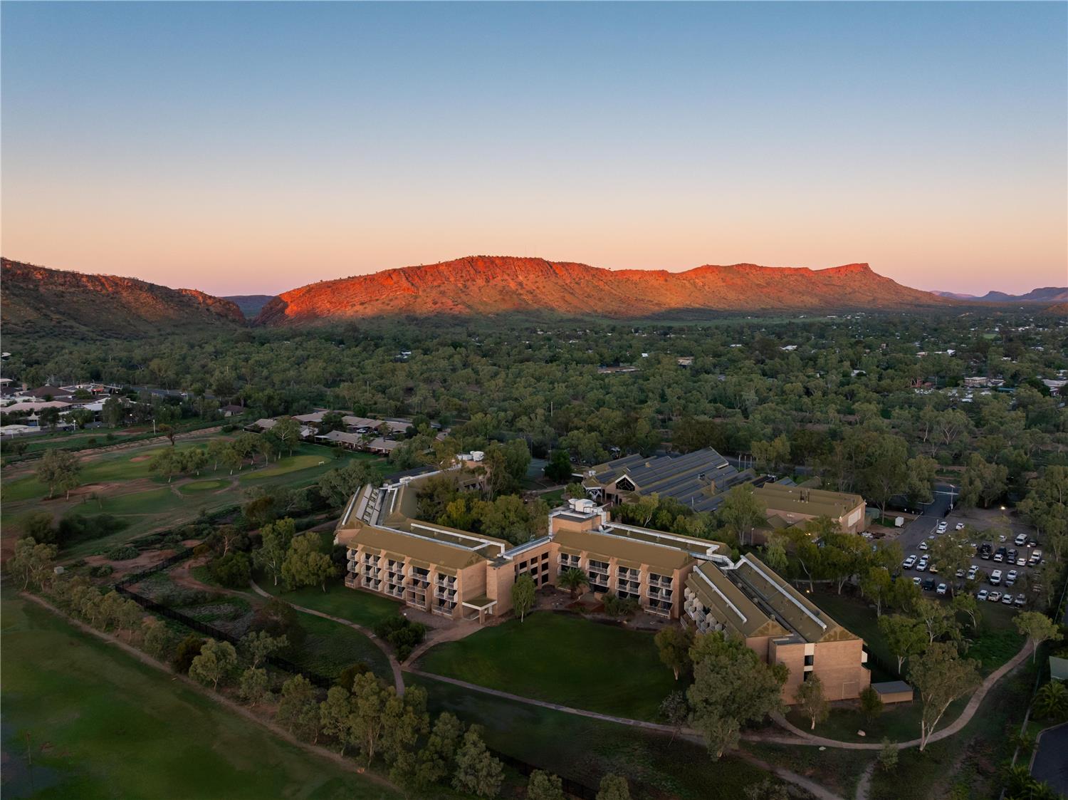 Фото DoubleTree by Hilton Hotel Alice Springs