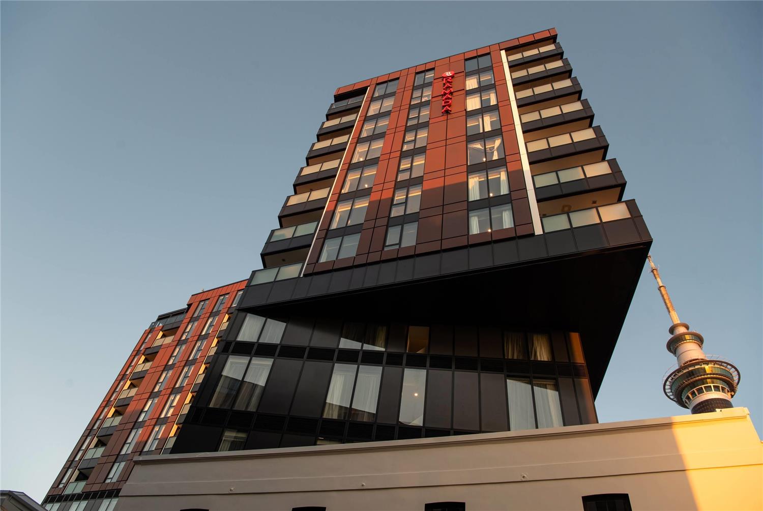 Фото Ramada Suites by Wyndham Victoria Street West