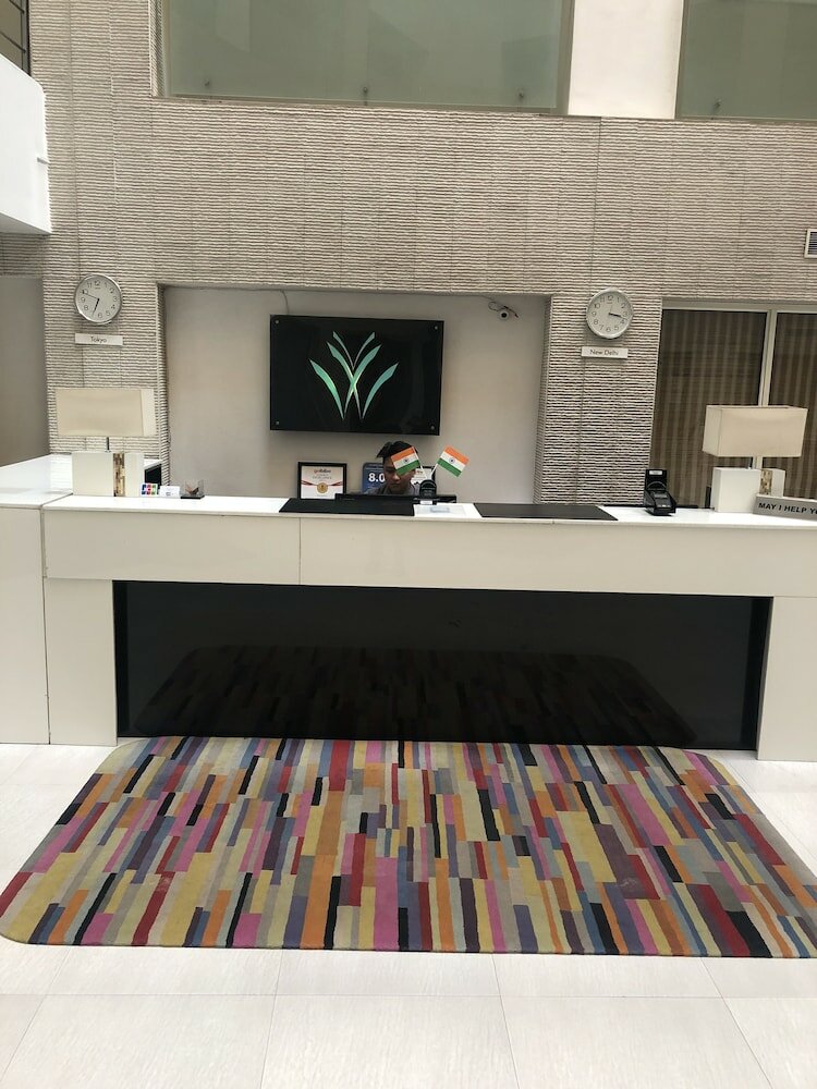 Фото Avalon Courtyard