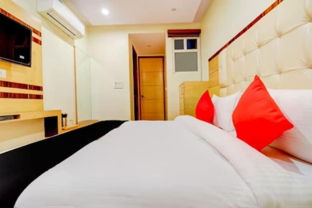 Фото The Shanti Plaza