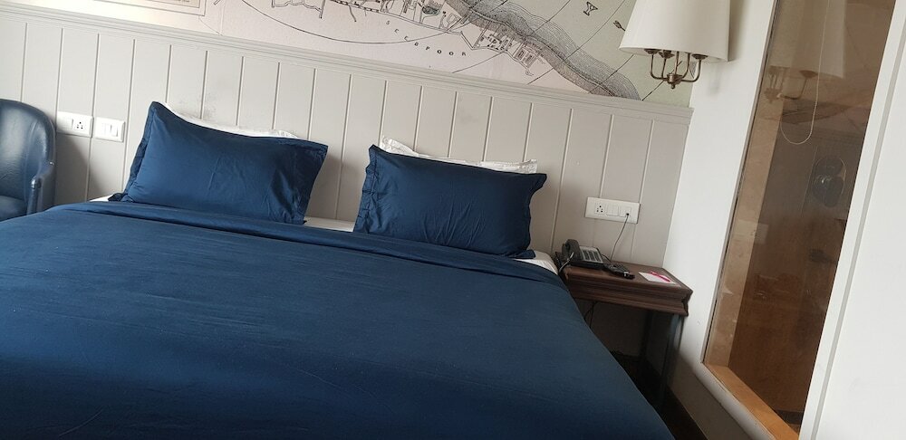 Фото Polo Floatel Kolkata