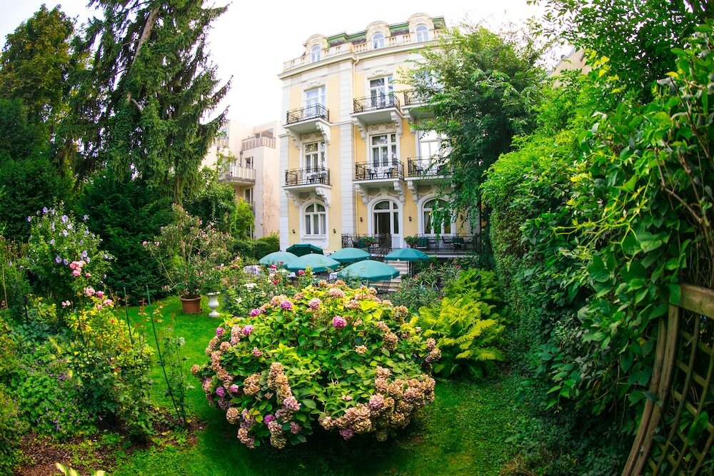 Фото отеля 2