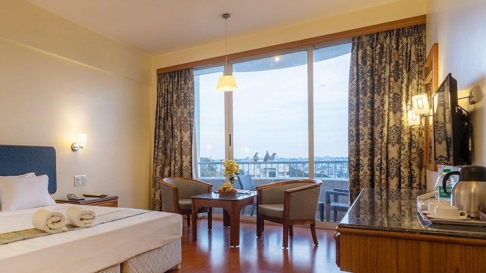 Фото Hotel Woodlands