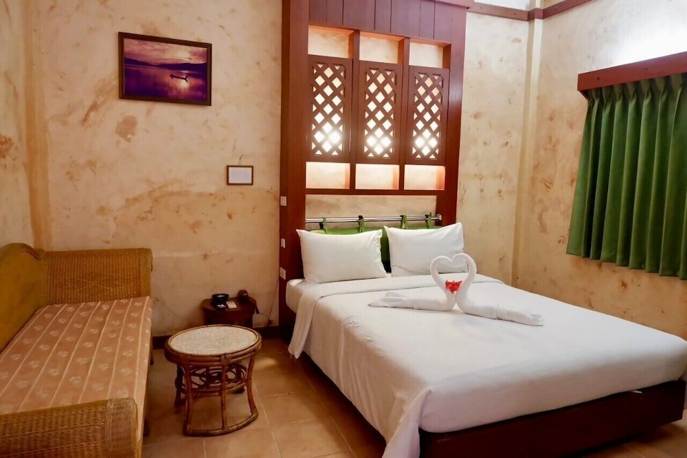 Фото Palm Chalet Resort