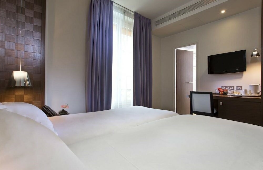 Фото Hotel Le Colisee