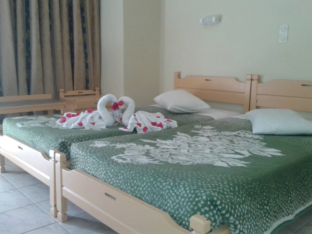 Фото Zephyros Hotel