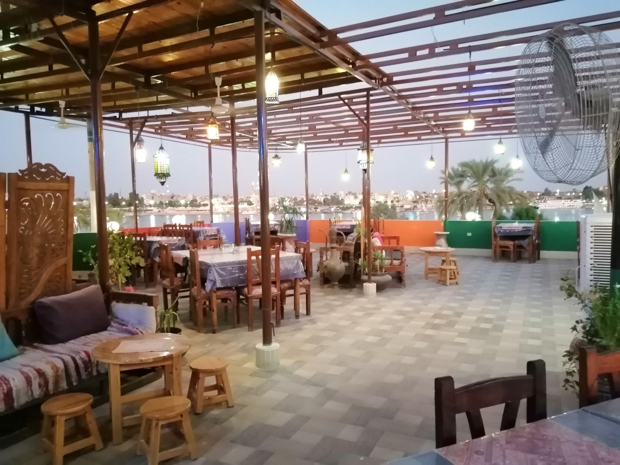 Фото Nile Valley Hotel & Restaurant